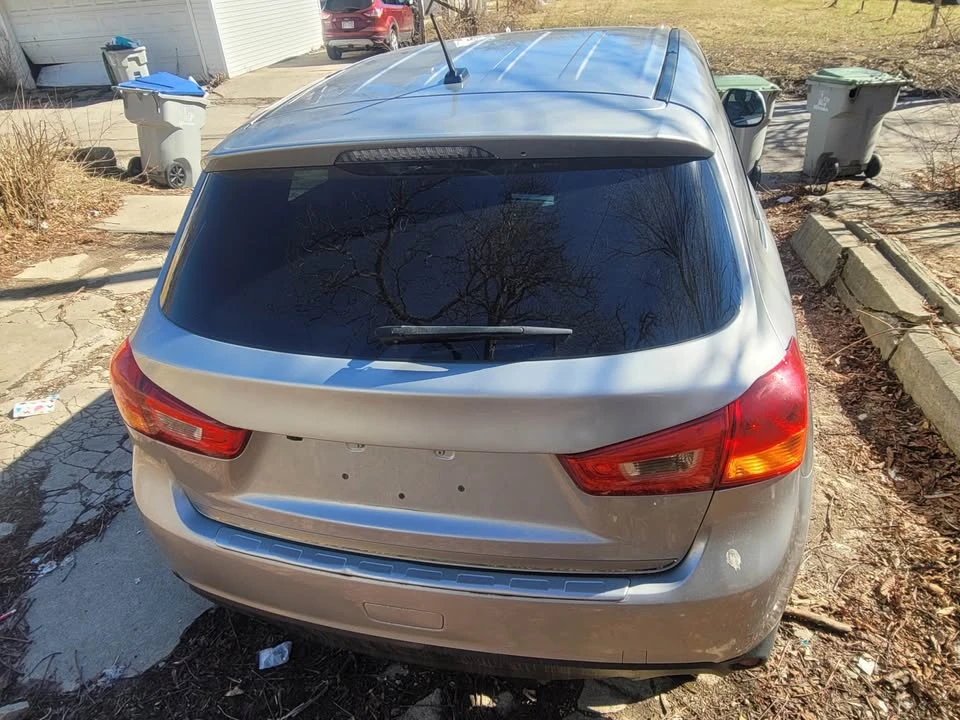 2015 Mitsubishi Outlander - Image 4 of 8