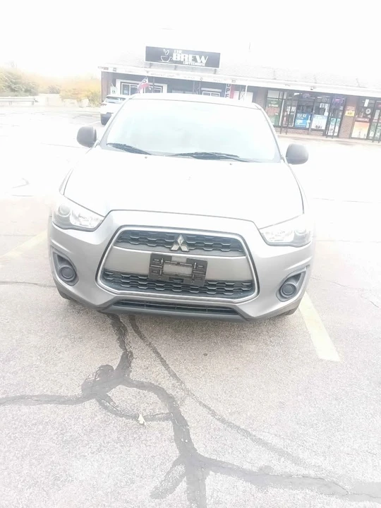 2015 Mitsubishi Outlander - Image 3 of 3