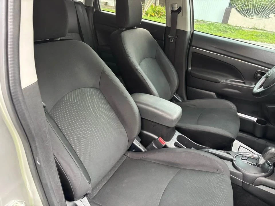 2015 Mitsubishi Outlander - Image 11 of 15