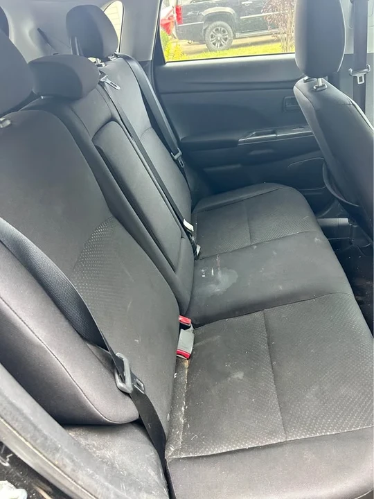 2015 Mitsubishi Outlander - Image 2 of 8