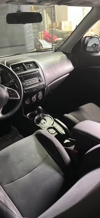 2015 Mitsubishi Outlander - Image 4 of 4