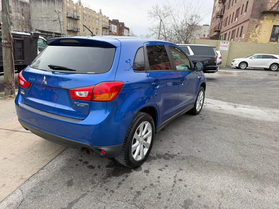 2015 Mitsubishi Outlander - Image 5 of 8