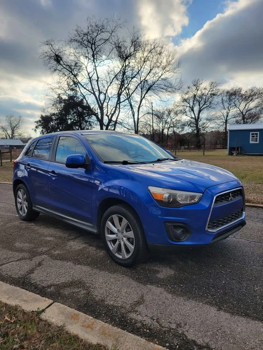 2015 Mitsubishi Outlander - Image 2 of 14