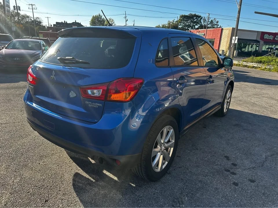 2015 Mitsubishi Outlander - Image 5 of 16