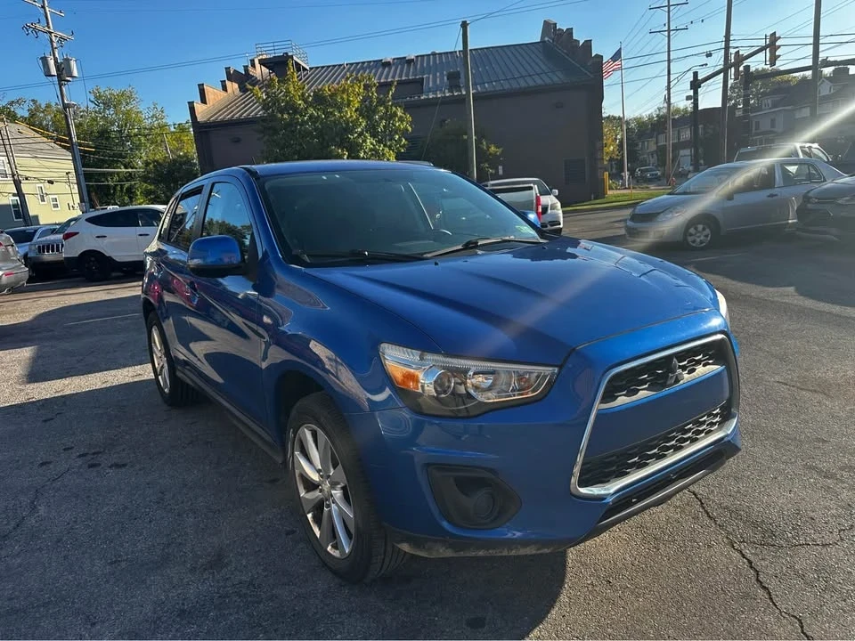 2015 Mitsubishi Outlander - Image 3 of 16