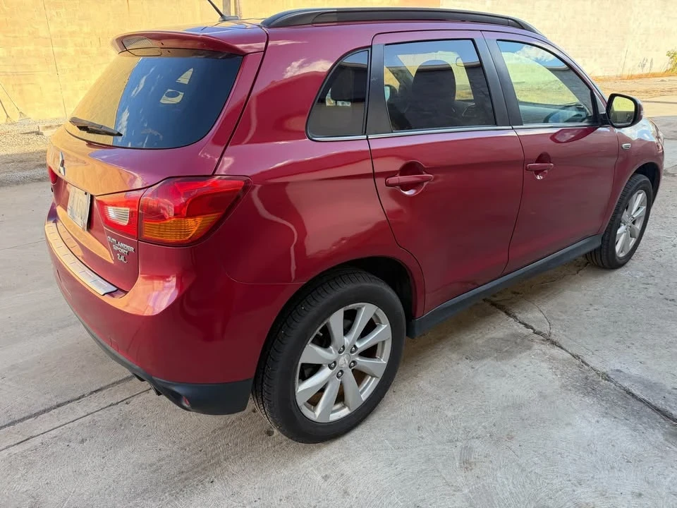 2015 Mitsubishi Outlander - Image 5 of 9