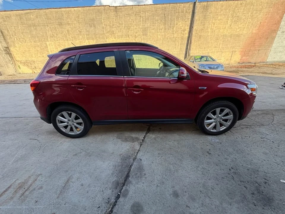 2015 Mitsubishi Outlander - Image 4 of 9