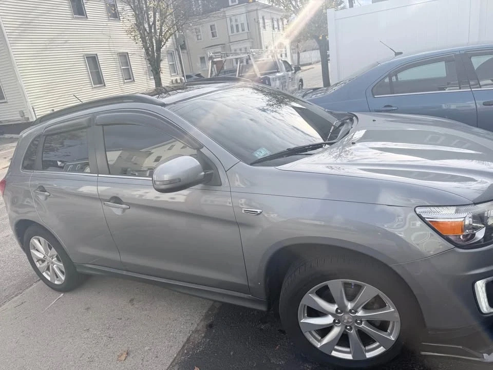 2015 Mitsubishi Outlander - Image 2 of 20