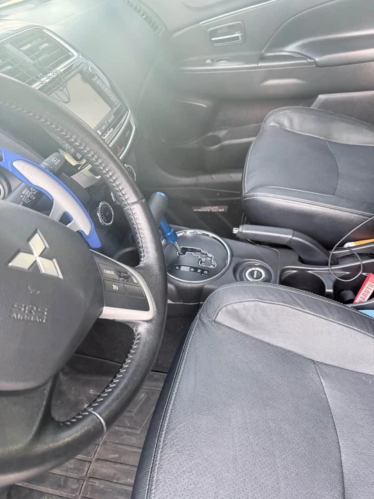 2015 Mitsubishi Outlander - Image 11 of 20