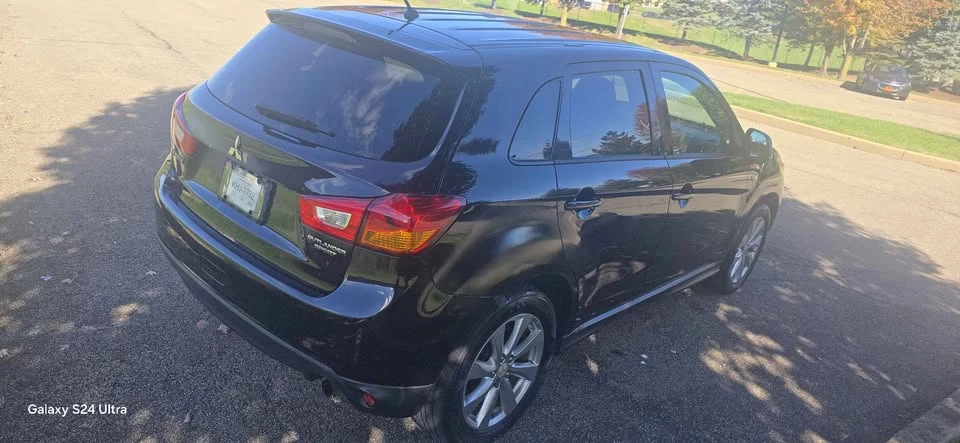 2015 Mitsubishi Outlander - Image 8 of 19