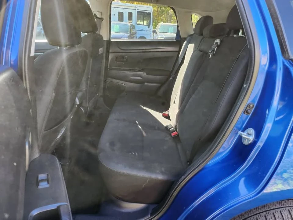 2015 Mitsubishi Outlander - Image 6 of 9