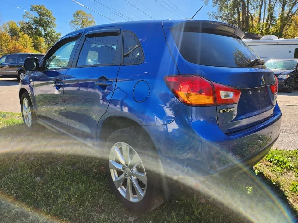 2015 Mitsubishi Outlander - Image 5 of 9