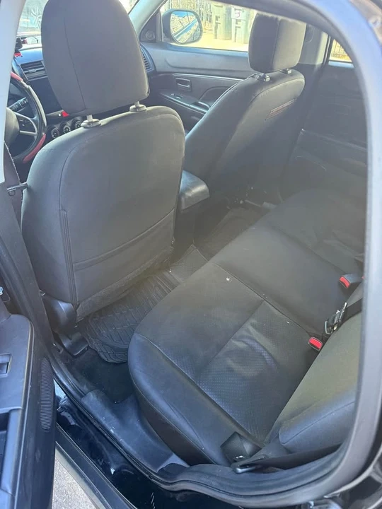 2015 Mitsubishi Outlander - Image 2 of 5