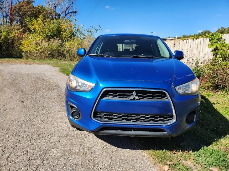 2015 Mitsubishi Outlander - Image 3 of 9