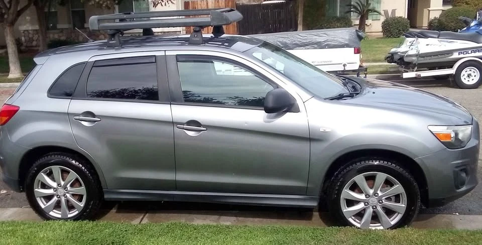 2015 Mitsubishi Outlander - Image 2 of 8