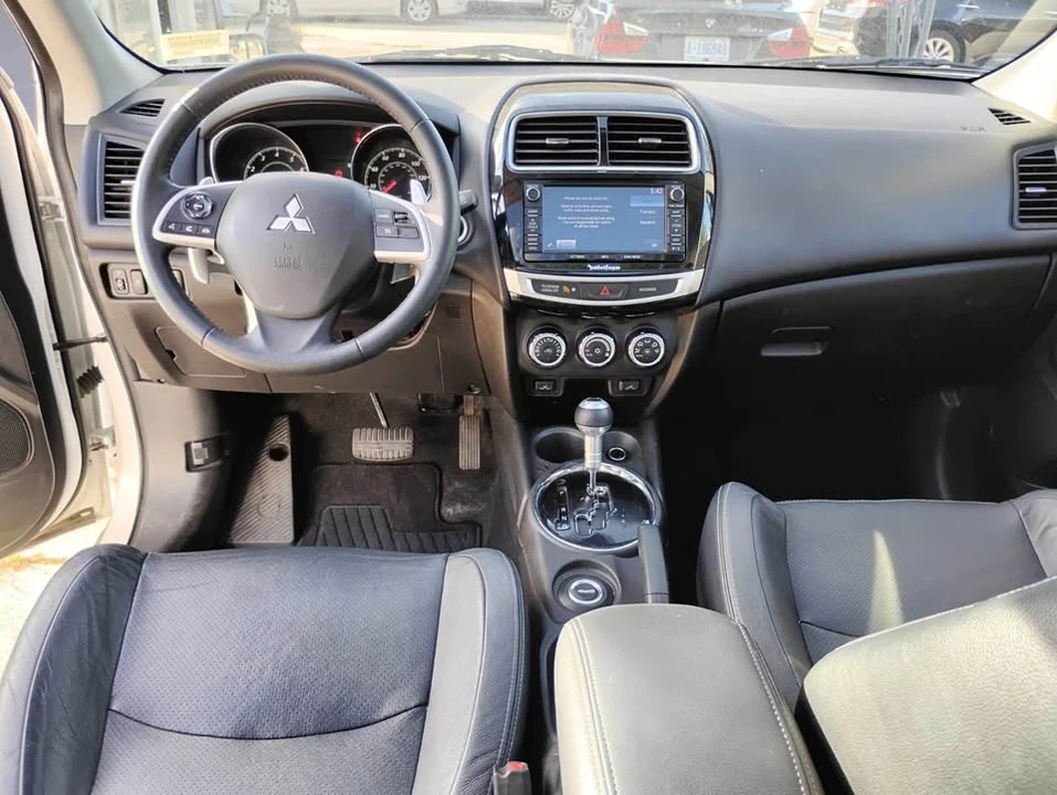 2015 Mitsubishi Outlander - Image 10 of 14