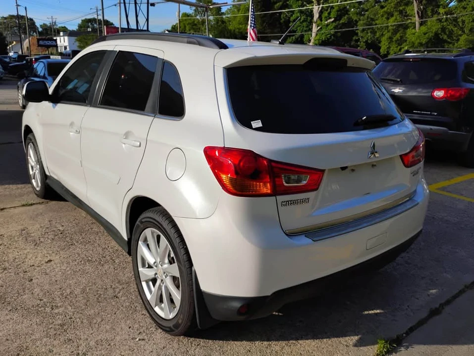 2015 Mitsubishi Outlander - Image 4 of 14