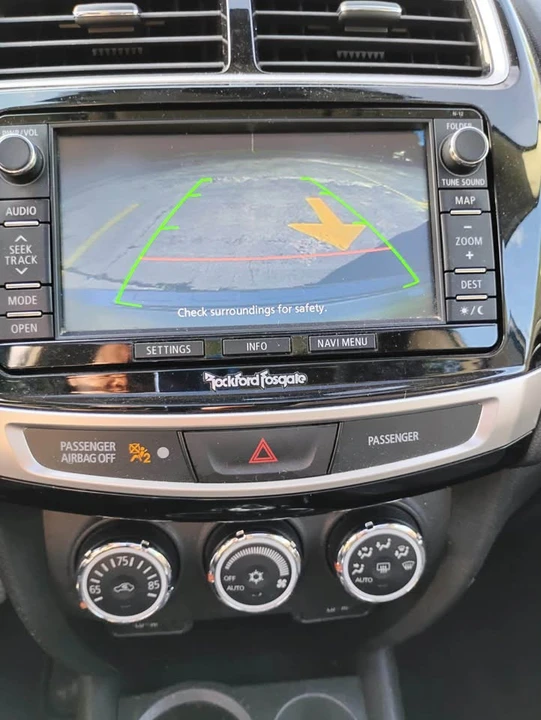 2015 Mitsubishi Outlander - Image 13 of 14