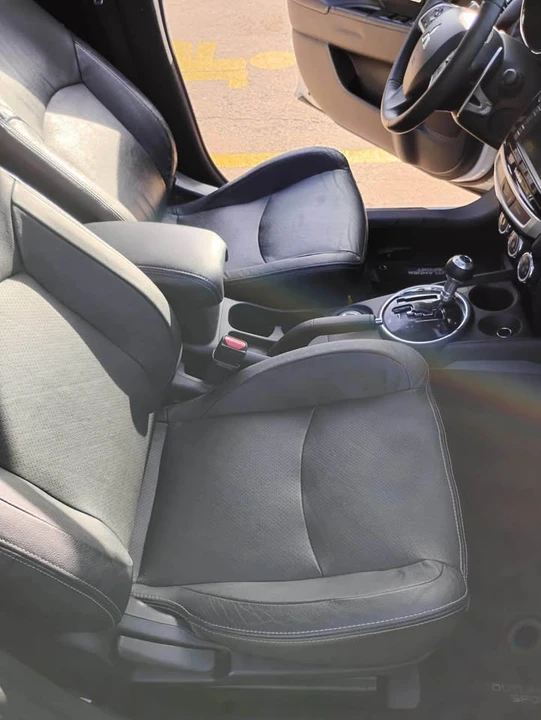 2015 Mitsubishi Outlander - Image 9 of 14