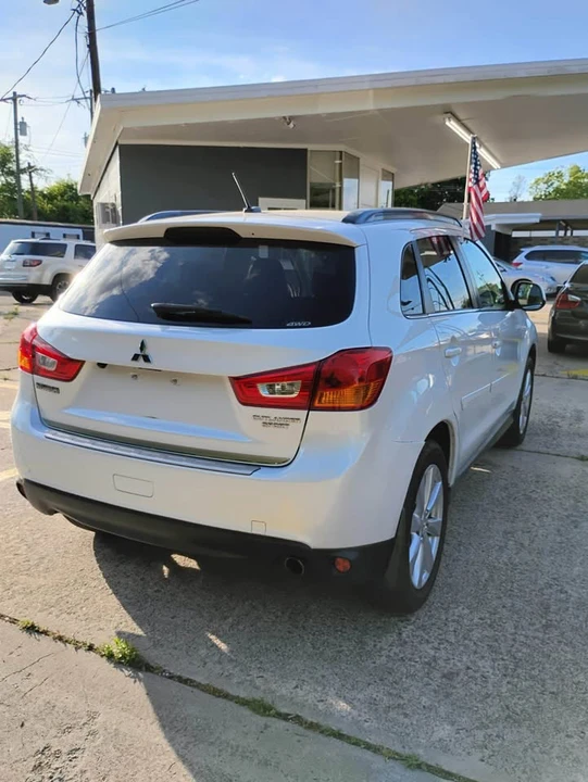 2015 Mitsubishi Outlander - Image 5 of 14
