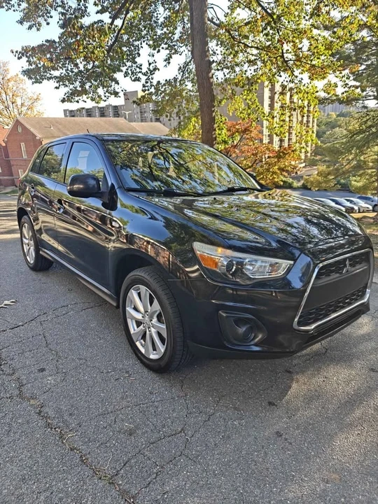 2015 Mitsubishi Outlander - Image 2 of 20