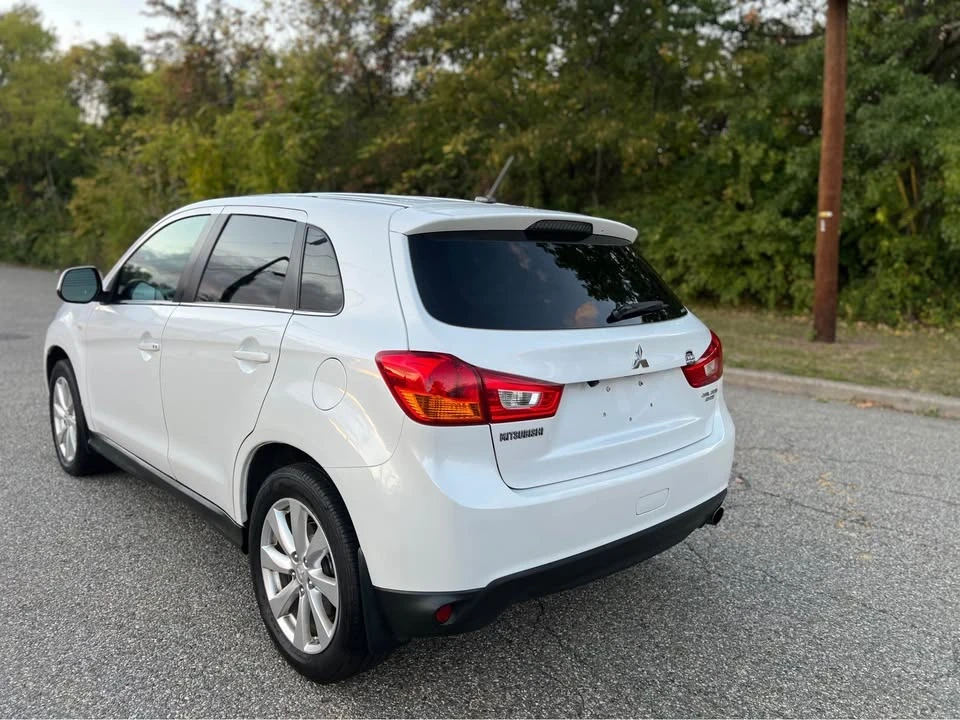 2015 Mitsubishi Outlander - Image 8 of 20
