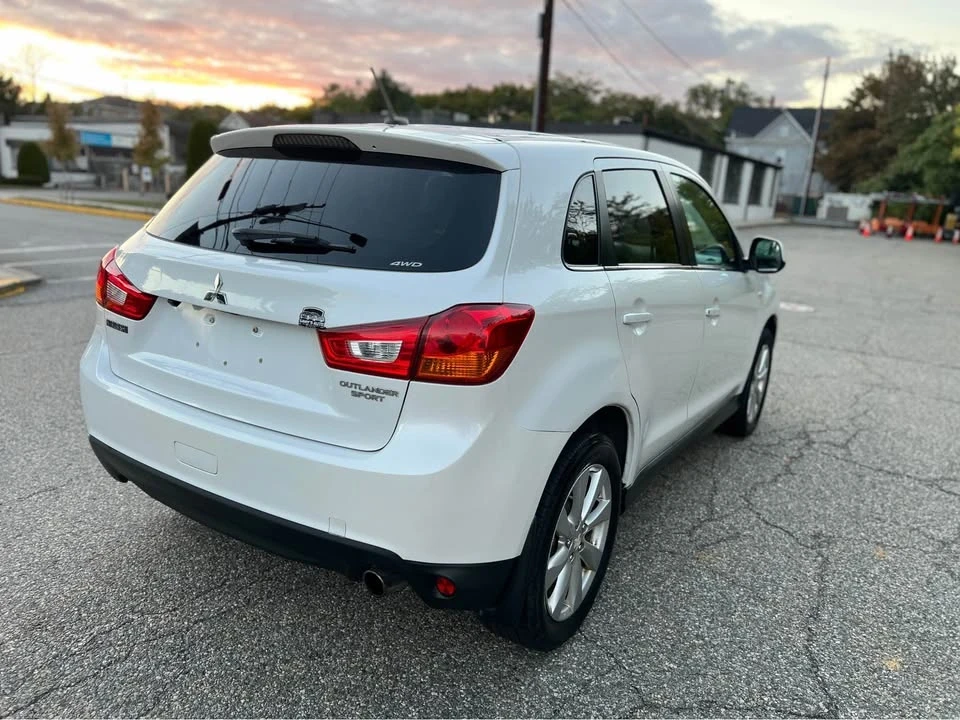 2015 Mitsubishi Outlander - Image 7 of 20