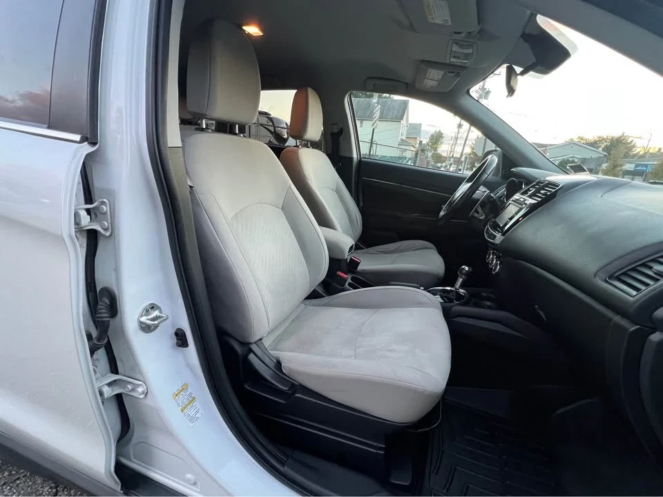 2015 Mitsubishi Outlander - Image 12 of 20
