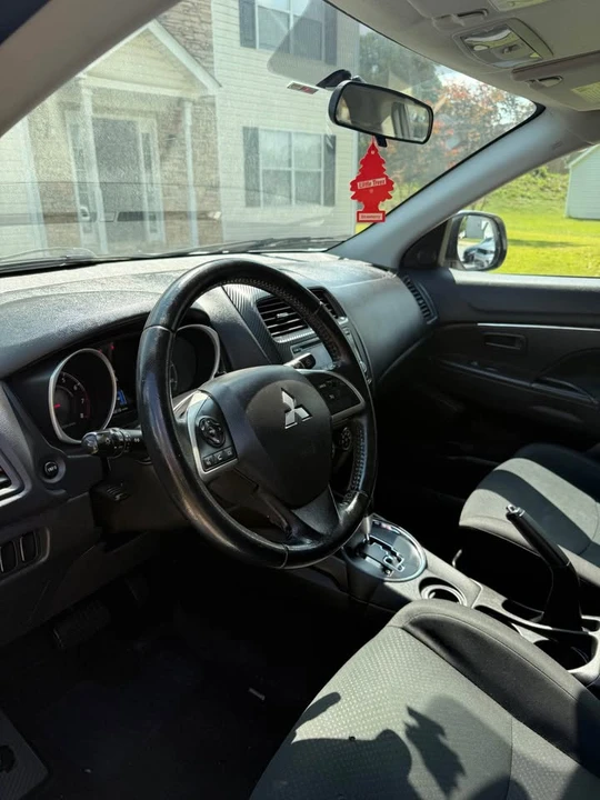 2015 Mitsubishi Outlander - Image 18 of 21
