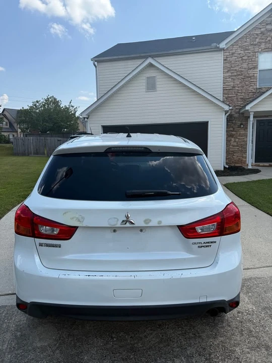 2015 Mitsubishi Outlander - Image 10 of 21