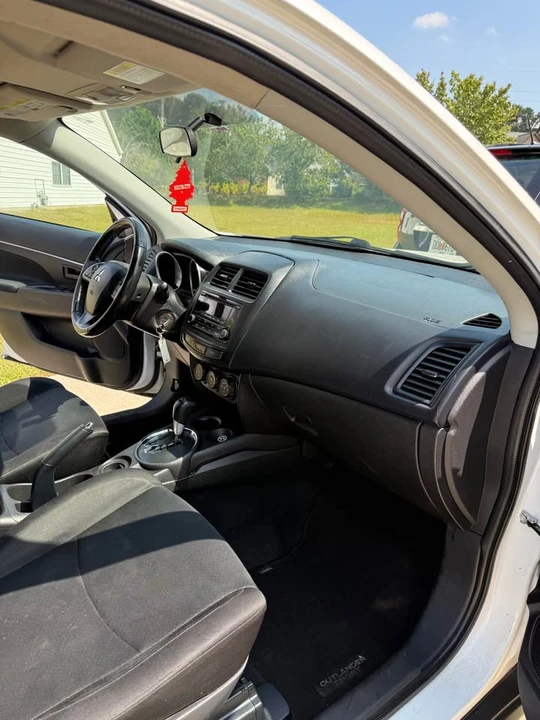 2015 Mitsubishi Outlander - Image 9 of 21