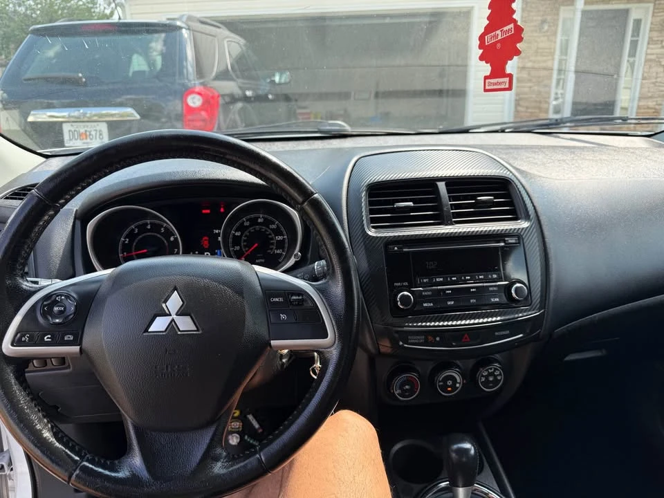 2015 Mitsubishi Outlander - Image 6 of 21