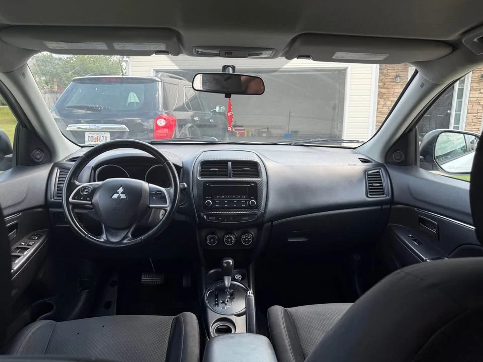 2015 Mitsubishi Outlander - Image 11 of 21