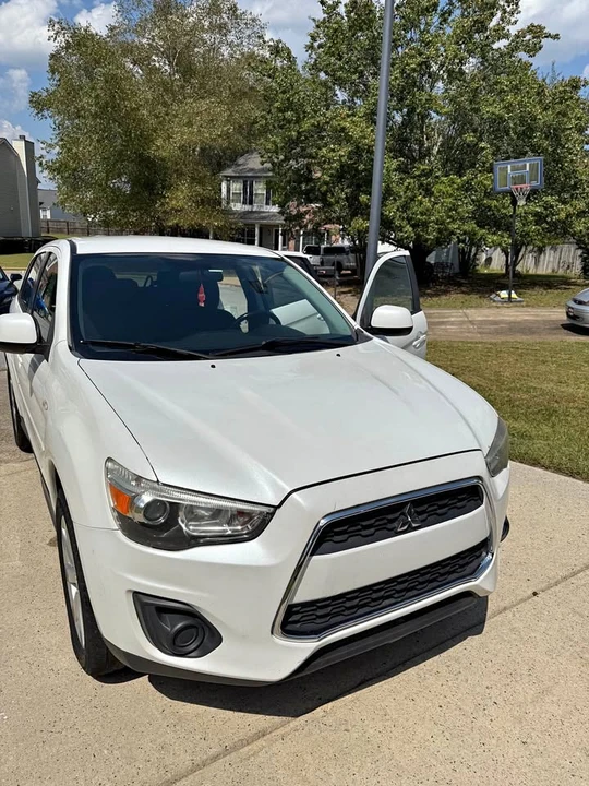 2015 Mitsubishi Outlander - Image 2 of 21