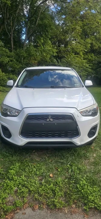 2015 Mitsubishi Outlander - Image 4 of 4