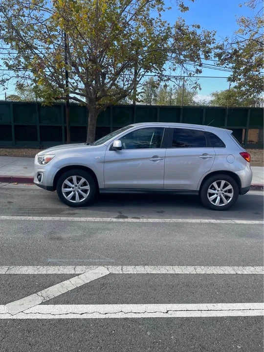 2015 Mitsubishi Outlander - Image 4 of 11