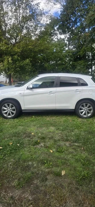 2015 Mitsubishi Outlander - Image 3 of 4