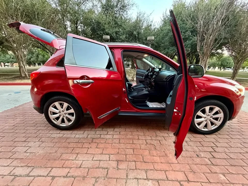 2015 Mitsubishi Outlander - Image 9 of 20