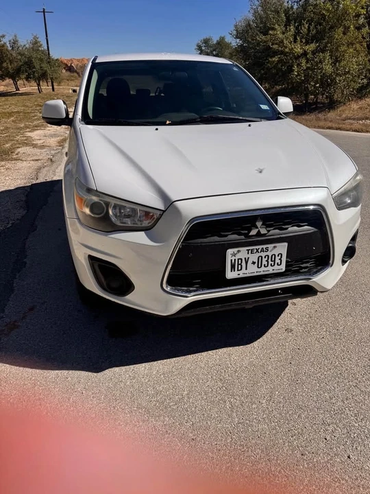2015 Mitsubishi Outlander - Image 5 of 10