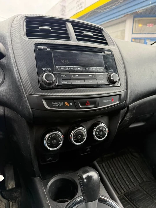 2015 Mitsubishi RVR - Image 10 of 12
