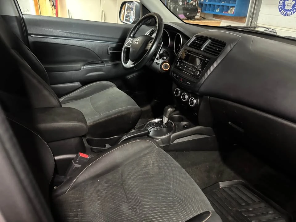 2015 Mitsubishi RVR - Image 2 of 12