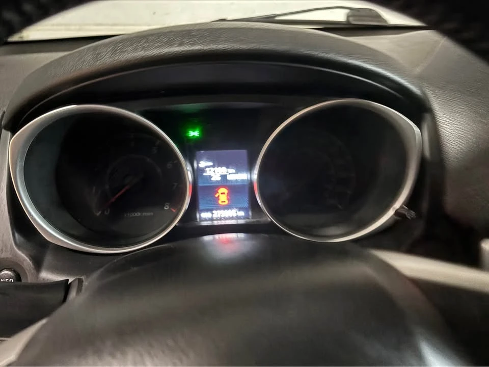 2015 Mitsubishi RVR - Image 8 of 12