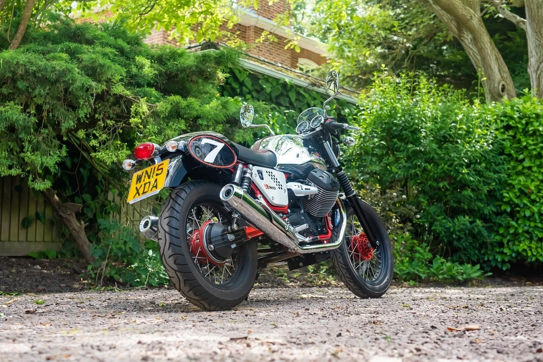 2015 Moto Guzzi V7 (2007+) - Image 11 of 30