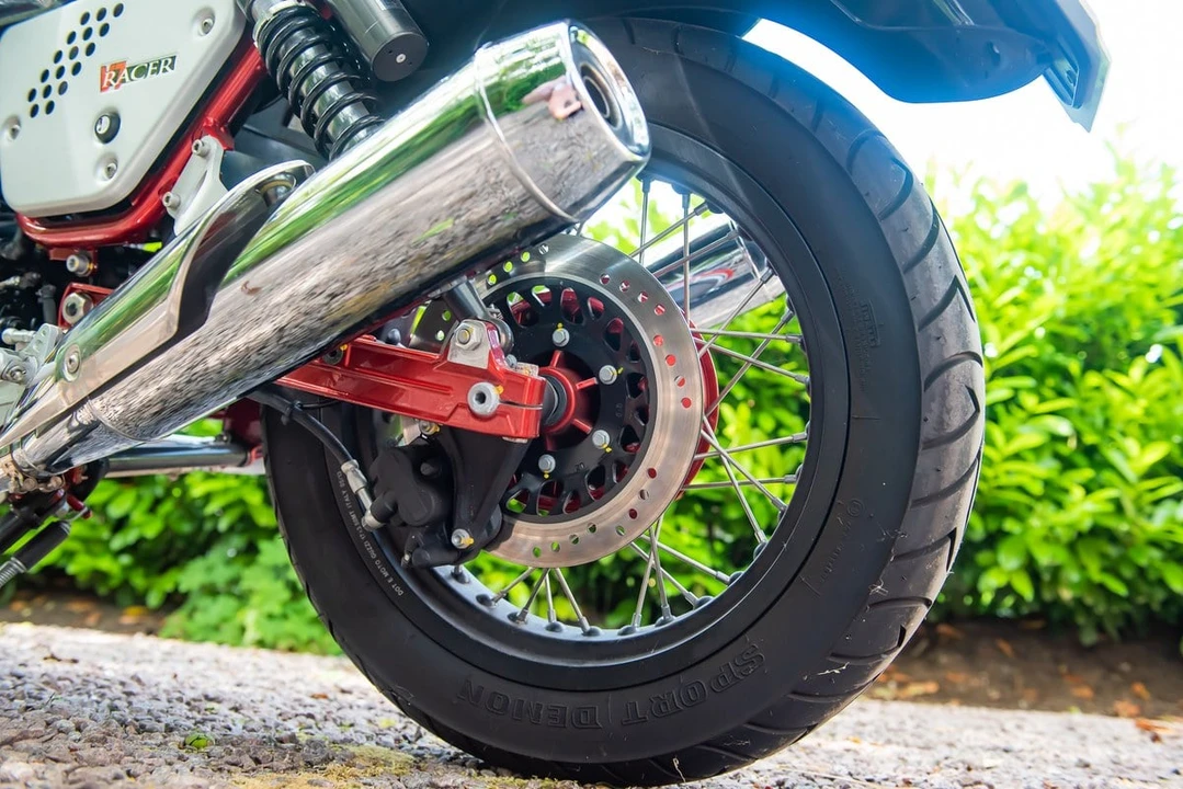 2015 Moto Guzzi V7 (2007+) - Image 29 of 30