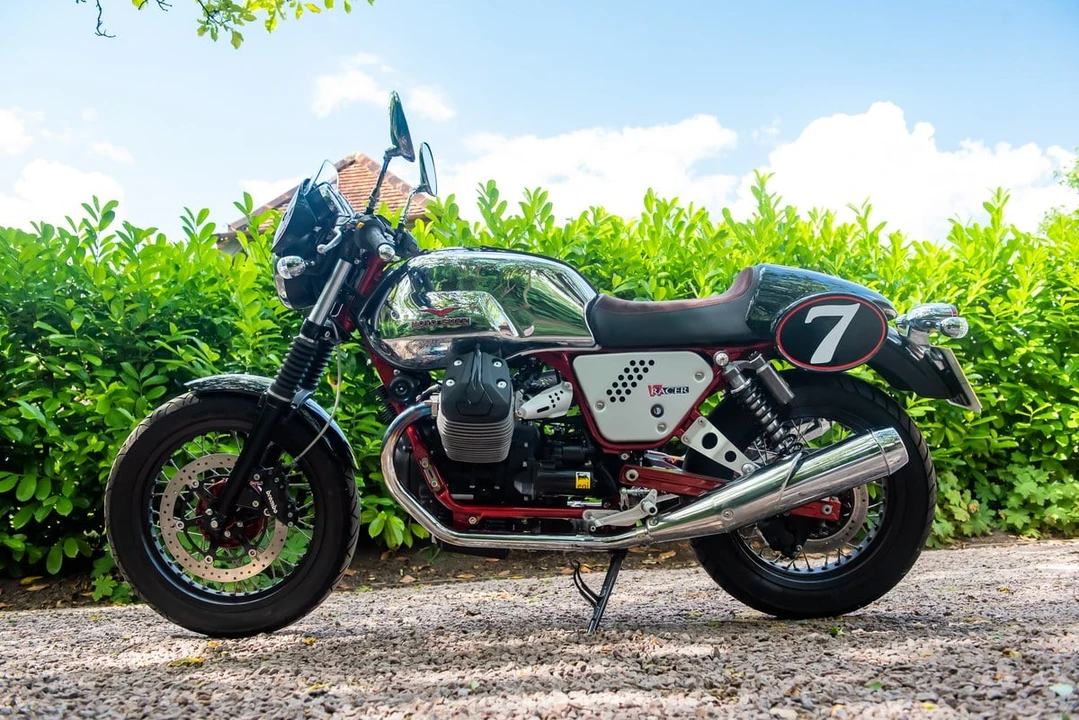 2015 Moto Guzzi V7 (2007+) - Image 5 of 30