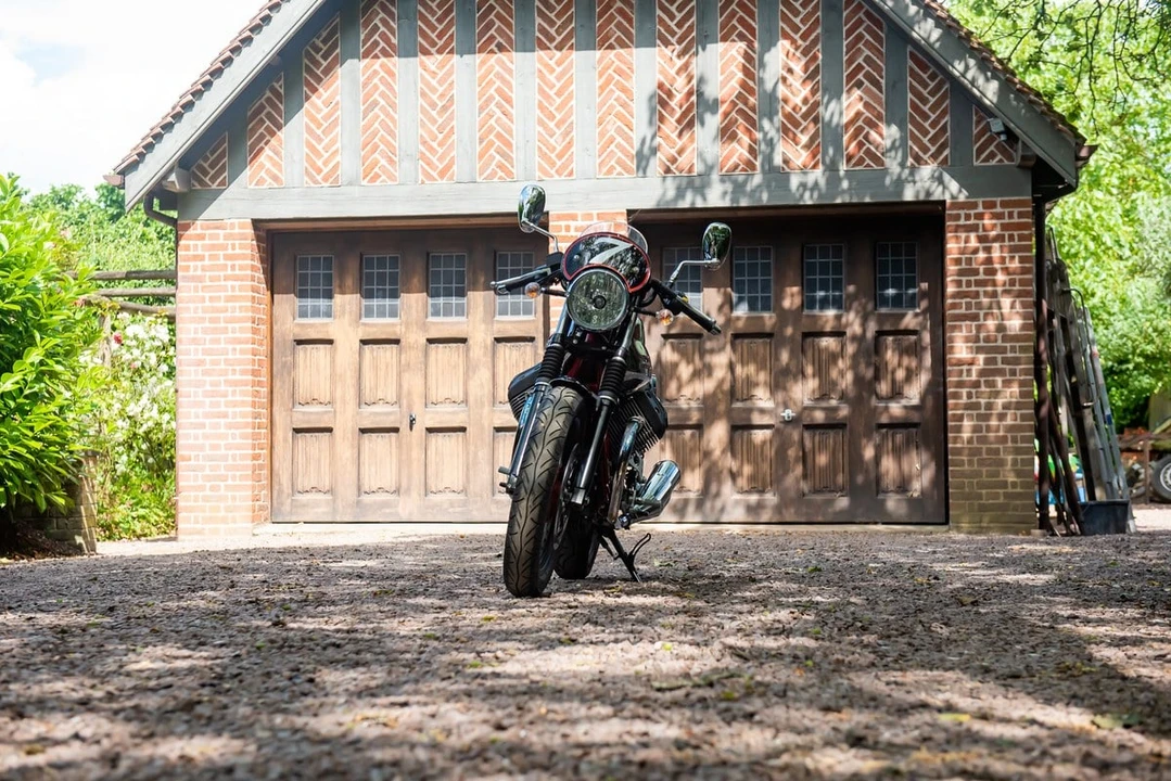 2015 Moto Guzzi V7 (2007+) - Image 3 of 30