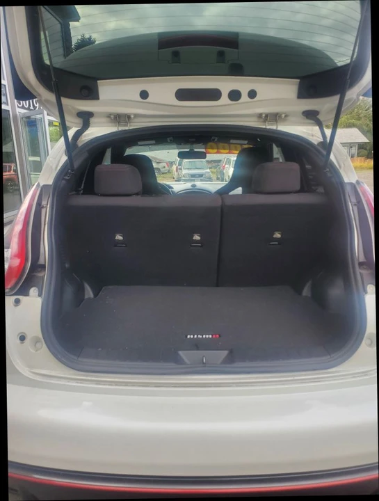 2015 Nissan Juke - Image 12 of 31