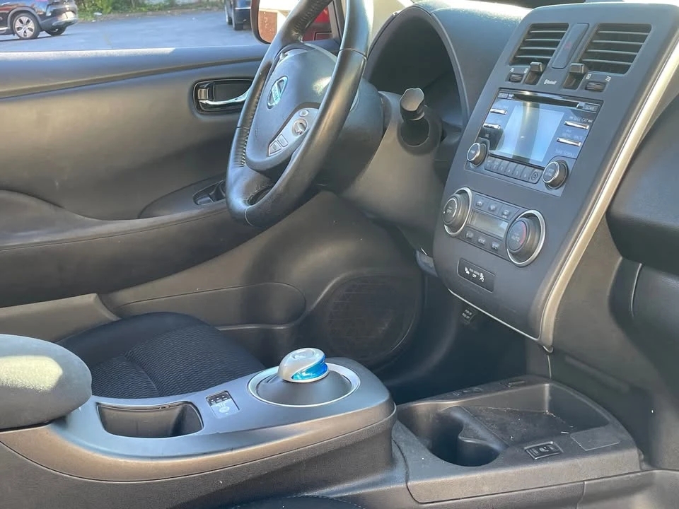 2015 Nissan Leaf - Image 6 of 12