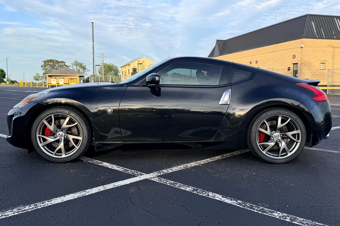 2015 Nissan 370Z 6th Gen - Image 3 of 31