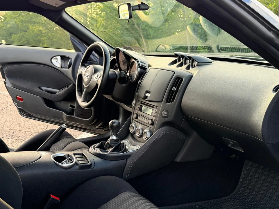 2015 Nissan 370Z 6th Gen - Image 22 of 31